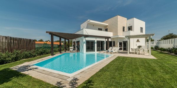 Inversores, Intermediarios, Agentes y Brokers Inmobiliarios en Islas Baleares · Villas